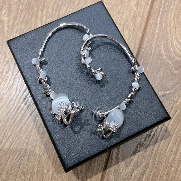 Cute elephant earring - Picture 2 of 4